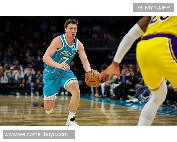 克尼佩尔本赛季预计三分球命中289个超越库里新秀赛季的166记纪录